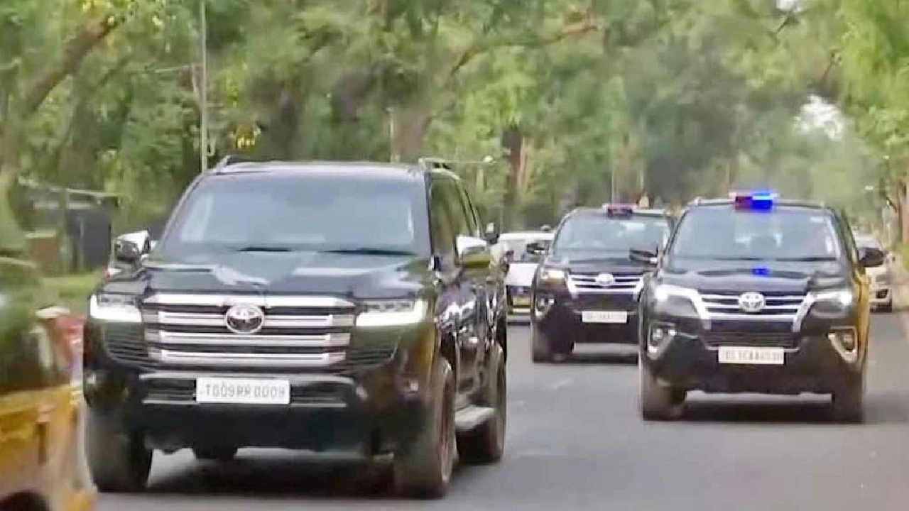 సీఎం రేవంత్ రెడ్డి ఆదర్శం: పొదుపు మంత్రంతో ప్రజలకు దగ్గర!
