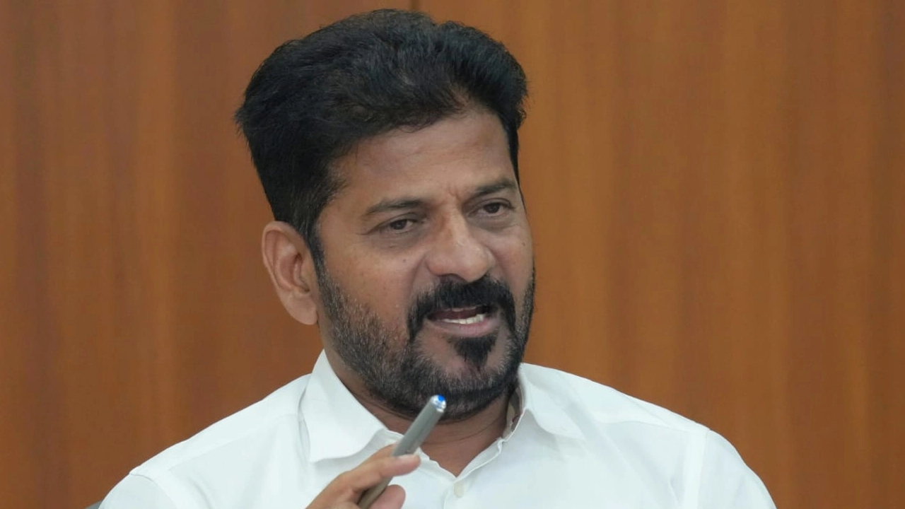సీఎం రేవంత్ రెడ్డి గళం: పెట్రో ధరల పెంపుపై పోరాటం.. సామాన్యుడికి రక్షణ!