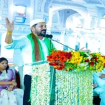 హైదరాబాద్ హజ్ హౌస్‌లో యాత్రికులకు వీడ్కోలు పలుకుతున్న సీఎం రేవంత్ రెడ్డి.